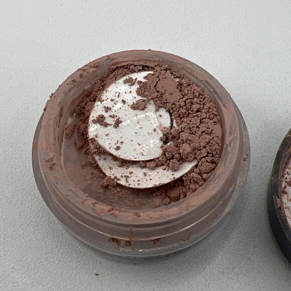 bareMinerals EyeColor Shadow SUNDAY Shimmer .01 oz .28 g NEW - Picture 1 of 4